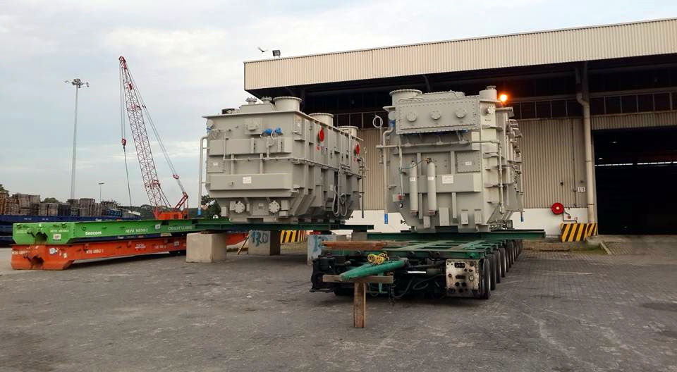 8th Nov, Power station Engine transport in Malaysia, with Cometto hydraulic modular trailer, www.heavyliftphoto.com