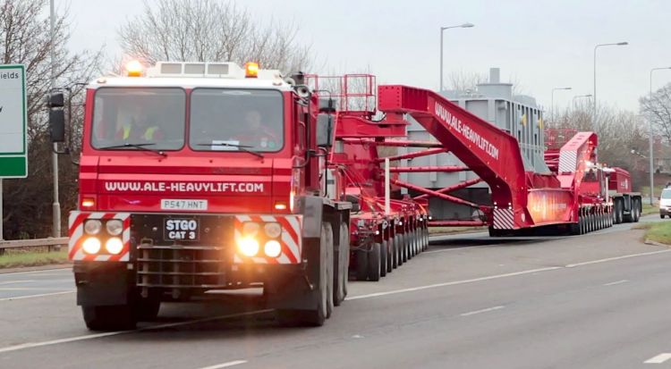 ALE new widening trailers move transformer to Ellesmere Port, UK, www.heavyliftphoto.com