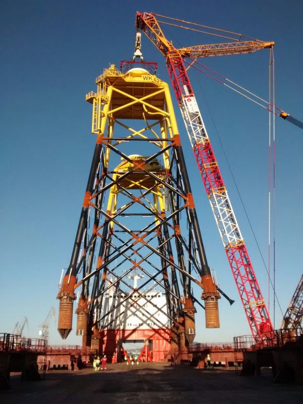 ALE use SPMT to loaded-out 625 ton jacket for the Wikinger OWF Project in Spain, www.heavyliftphoto.com