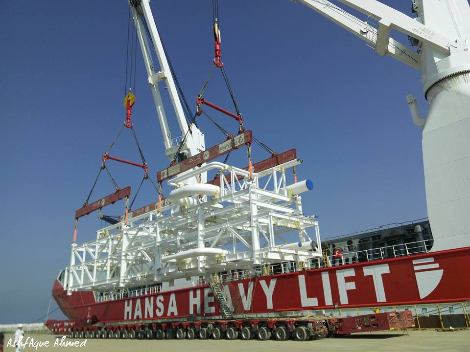 Lift & Shift 24 axle lines 3 file SPMT in Oman for Rabab Harweel Integrated Project, www.heavyliftphoto.com